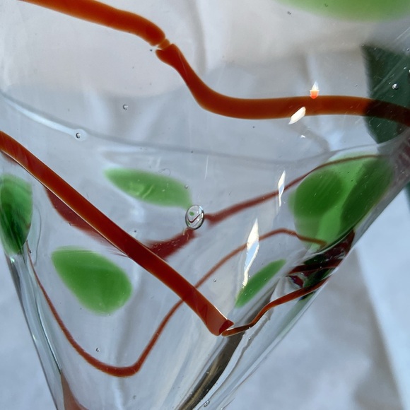 Martini Glasses Set of 2 Hand Blown Clear Glass with Green Dots Red Swirls NICE! - Picture 8 of 9
